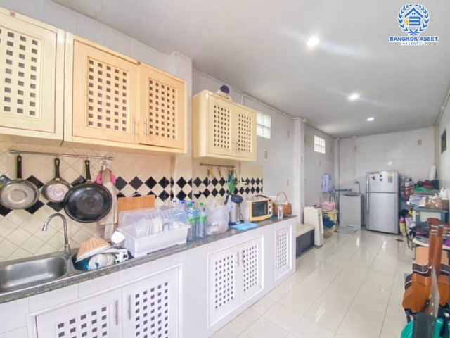 *****บ้านแฝดมือสองย่านนนทบุรี ม.อุดมทรัพย์ บางกรวย-ไทรน้อย หลังมุม! ทำเลดีที่สุดในโครงการ เนื้อที่ 37.1 ตร.ว. ฟังก์ชัน 3 ห้องนอน 2 ห้องน้ำ 1 ที่จอดรถ บ้านพร้อมยู่ ติดสวน บนทำเลเชื่อมต่อถ.ราชพฤกษ์, ถ.บางกรวย-ไทรน้อย ใกล้วงเวียนพระราม5